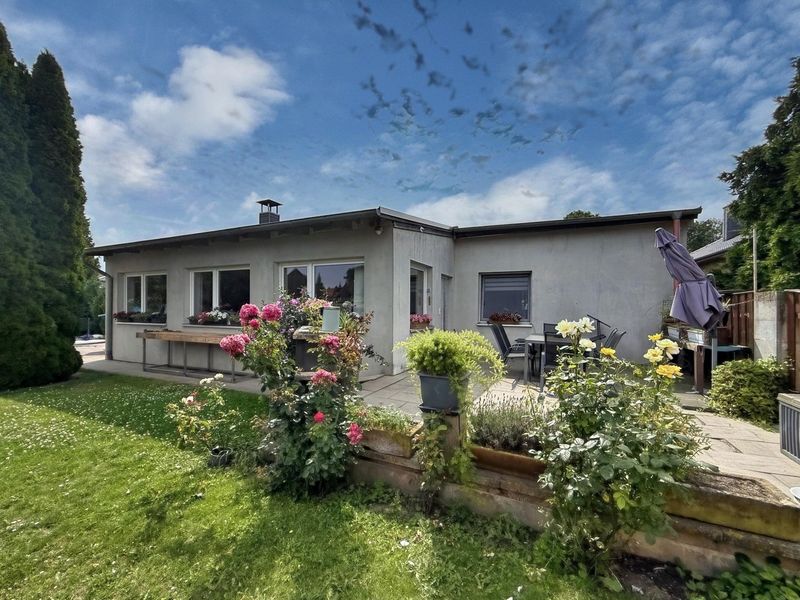 Ein Zuhause mit Perspektive - 2 Häuser für Mehrgenerationen in ruhiger Lage - Ohrsleben